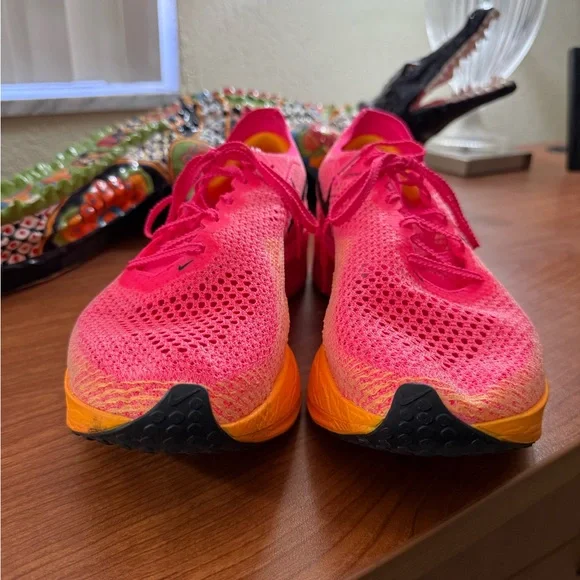 Nike ZoomX VaporFly Next%3 - Picture 3 of 8